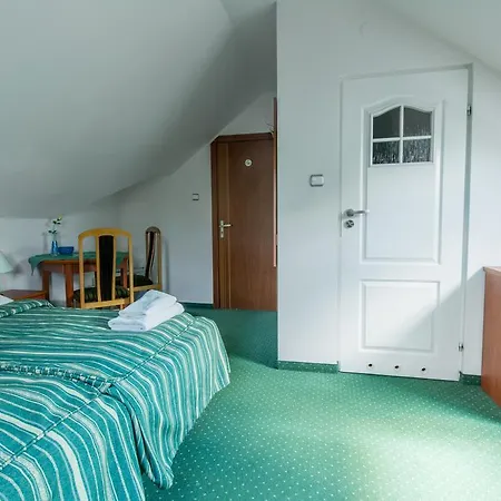 Polonia ゲストハウス 2*