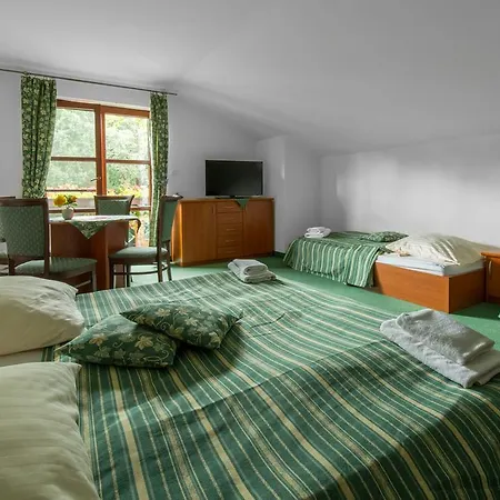 Polonia ゲストハウス 2*